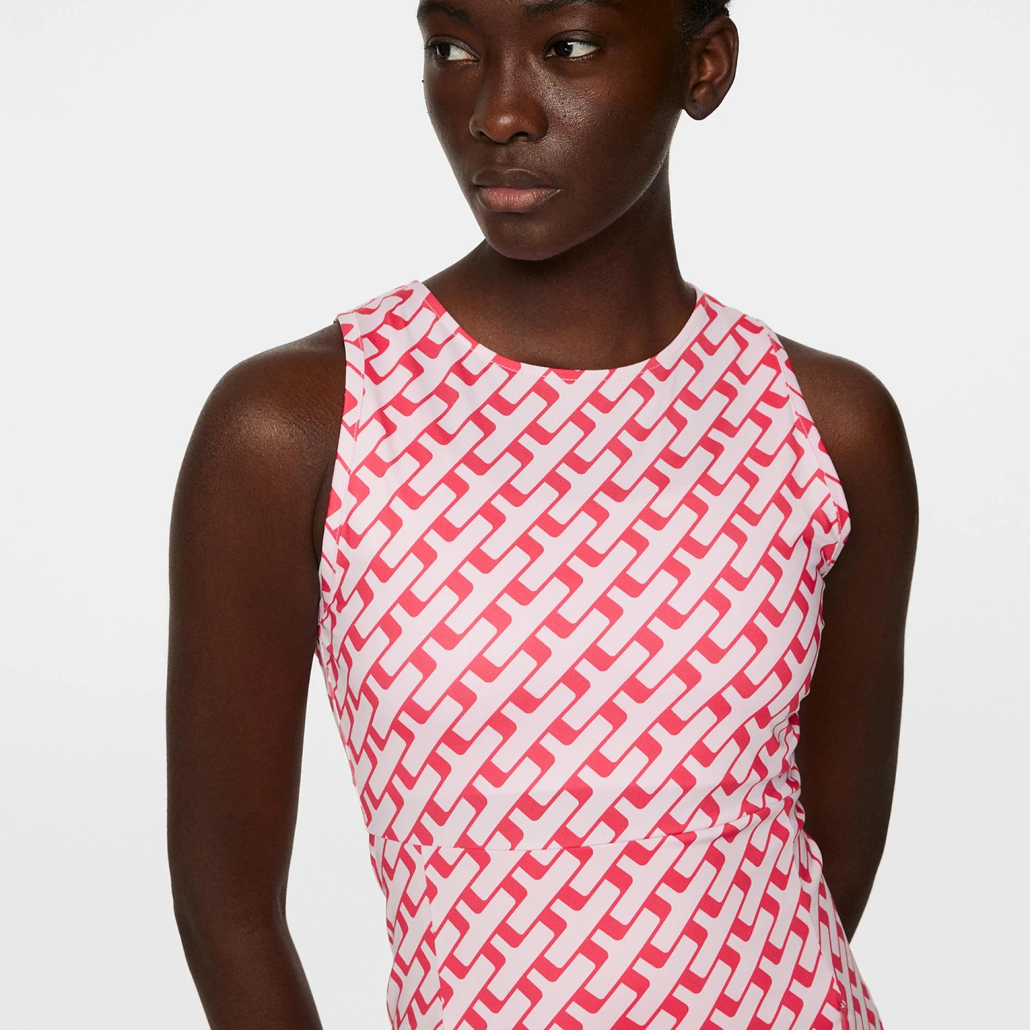 J.Lindeberg J Lindeberg Cora Print Ladies Golf Dress Tour Geo Pink 8 J.Lindeberg J Lindeberg Cora Print Ladies Golf Dress Tour Geo Pink - Image 6