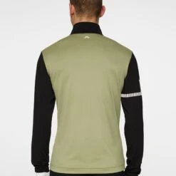 J.Lindeberg J Lindeberg Heath Strike Mens Golf Mid Layer Oil Green 15 J.Lindeberg J Lindeberg Heath Strike Mens Golf Mid Layer Oil Green -Teepeg Store image452282191